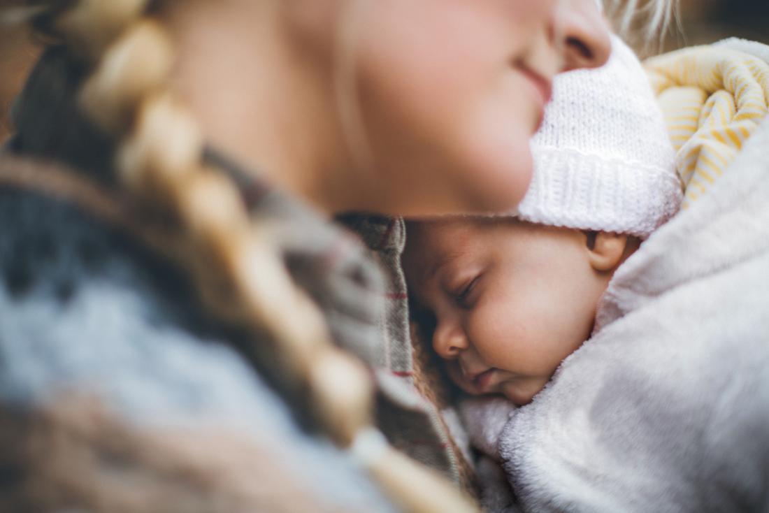 childbirth, Birth season may influence postpartum depression risk