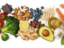 a selection of healthy foods - Wat zijn de gezondheid voordelen van chiazaden?