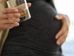 Fetal alkol sendromu: Nedenler, tedavi ve semptomlar